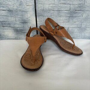 Born Sz 7M‎ Sandals Tan Leather Thong Wedge Heel Style F00702